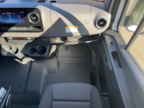 New 2026 Mercedes-Benz Sprinter 2500 image 17