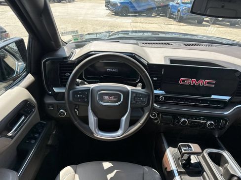 Used 2024 GMC Sierra 1500 SLT w/ SLT Convenience Package RWD image 11
