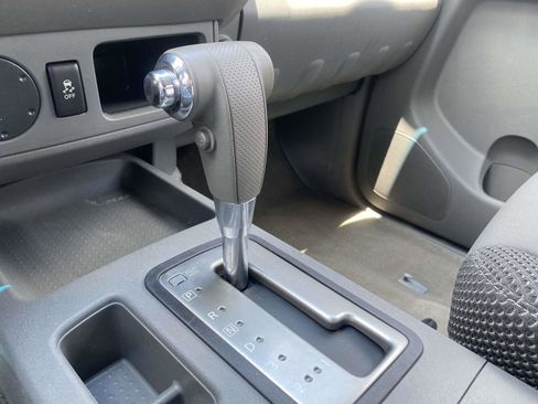 Used 2015 Nissan Frontier Desert Runner RWD image 24