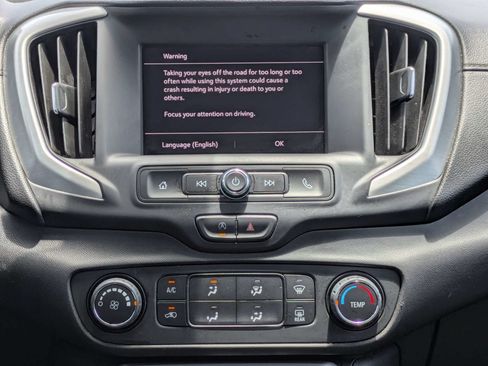 Used 2024 GMC Terrain SLE FWD image 19