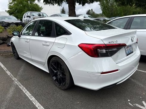 Used 2022 Honda Civic Sport image 4