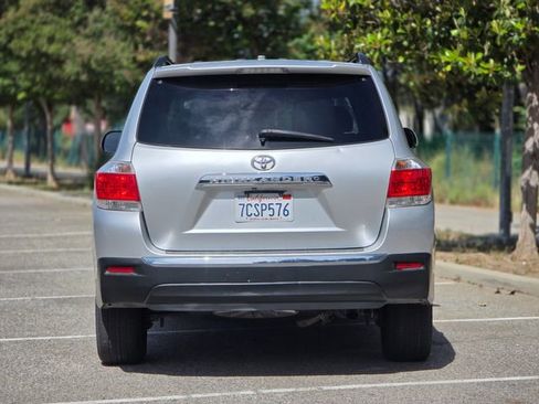 Used 2011 Toyota Highlander SE image 9