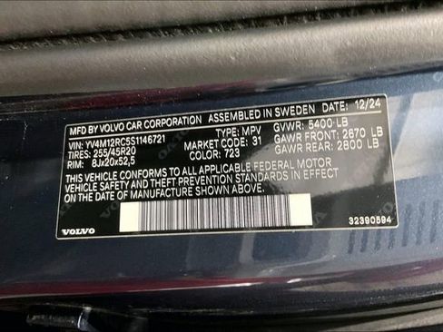 Certified 2025 Volvo XC60 B5 Plus image 36