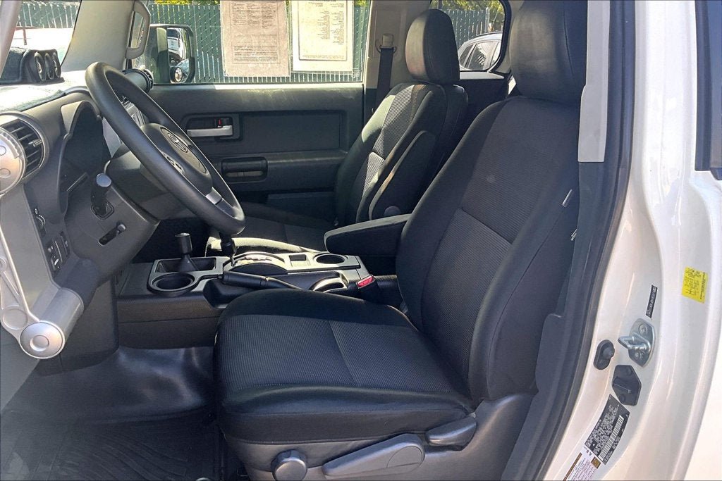 Used 2011 Toyota FJ Cruiser 4WD w/ Convenience Pkg image 17