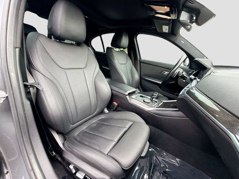 Used 2021 BMW 330i Sedan w/ Convenience Package RWD image 14