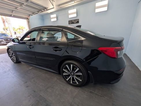 Used 2022 Honda Civic EX image 9