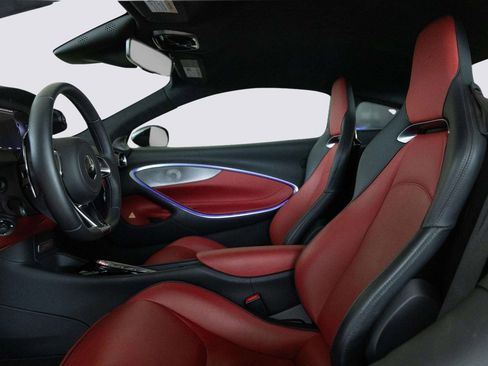 Used 2023 McLaren Artura image 10