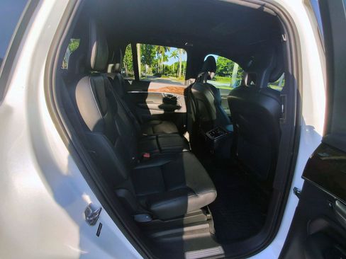 Used 2016 Volvo XC90 T6 Momentum w/ Momentum Plus Package AWD/4WD image 14