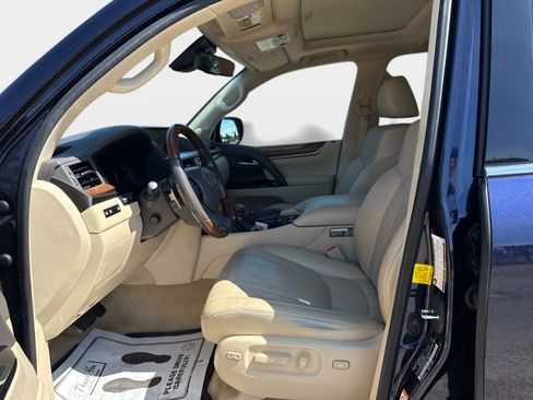 Used 2019 Lexus LX 570 4WD w/ Luxury Package image 20