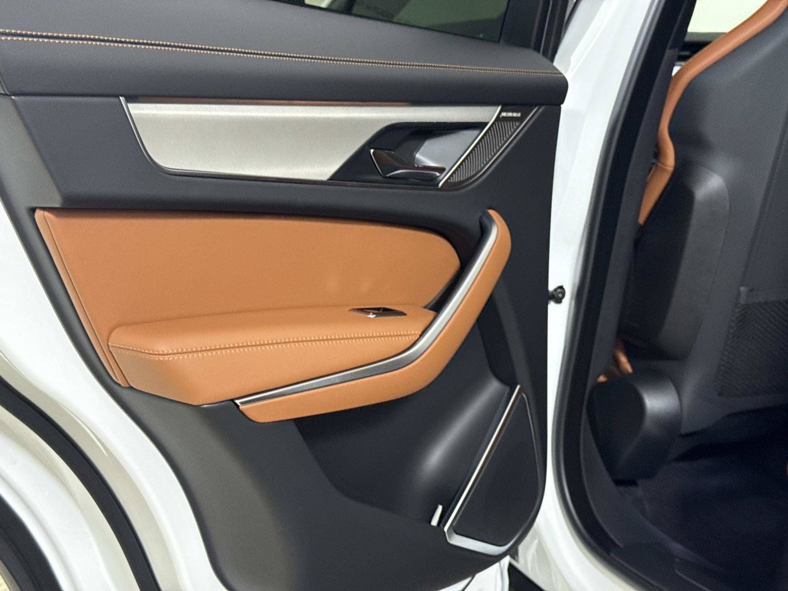 New 2026 Jaguar F-PACE R-Dynamic S AWD/4WD image 13