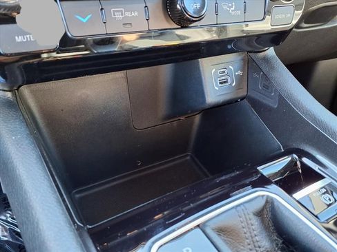 Used 2024 Jeep Compass Latitude image 8