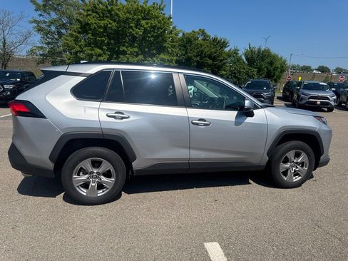 Used 2025 Toyota RAV4 XLE AWD/4WD image 8