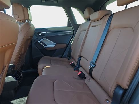 Used 2025 Audi Q3 2.0T Premium w/ Convenience Package image 17