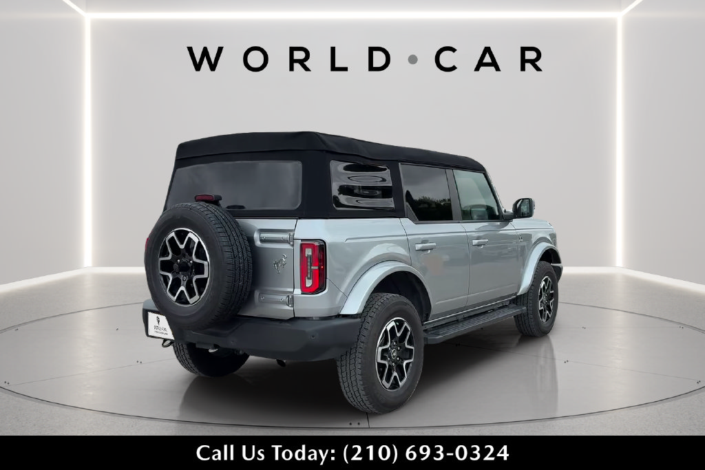 Used 2024 Ford Bronco Outer Banks AWD/4WD image 3