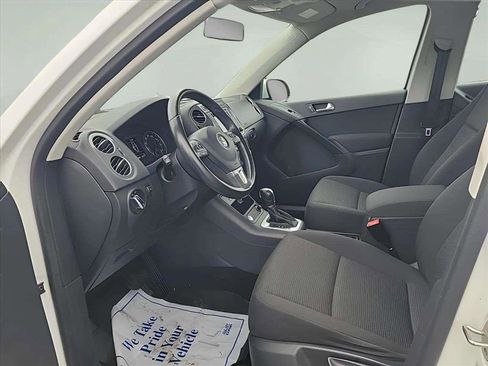 Used 2017 Volkswagen Tiguan Limited w/ Premium Package image 12