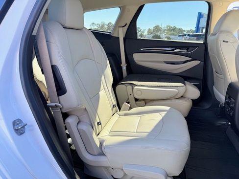 Used 2020 Buick Enclave Essence w/ Sound and Sites Package image 24