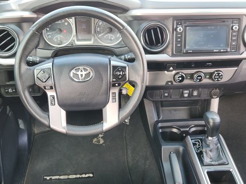 Used 2018 Toyota Tacoma SR5 RWD image 26