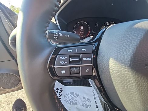 Used 2025 Honda HR-V Sport image 18