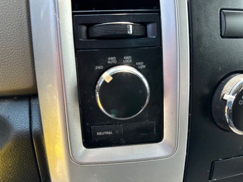 Used 2011 RAM 1500 Big Horn image 32