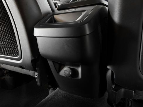 Used 2023 Volvo XC60 B5 Core image 47