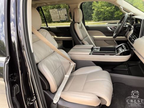Used 2024 Lincoln Navigator Premiere AWD/4WD image 26