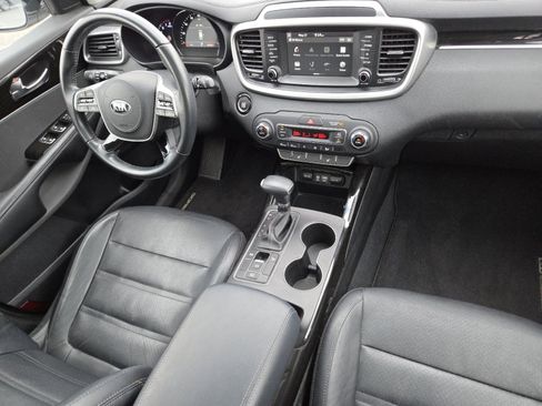 Used 2019 Kia Sorento EX FWD image 25