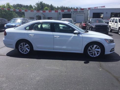 Used 2018 Volkswagen Passat 2.0T SE w/ SE Lighting Package FWD image 6