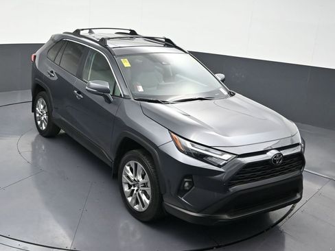Used 2025 Toyota RAV4 XLE Premium image 22