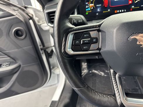 Used 2025 Ford Mustang Premium RWD image 23