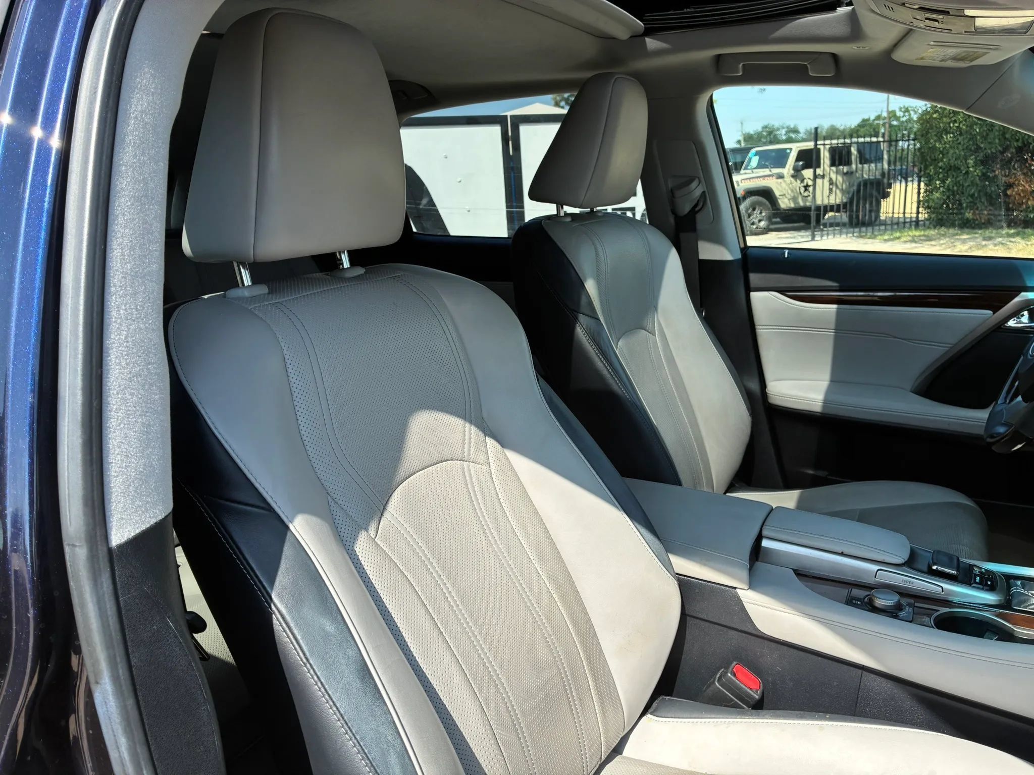 Used 2016 Lexus RX 350 FWD w/ Premium Package image 24