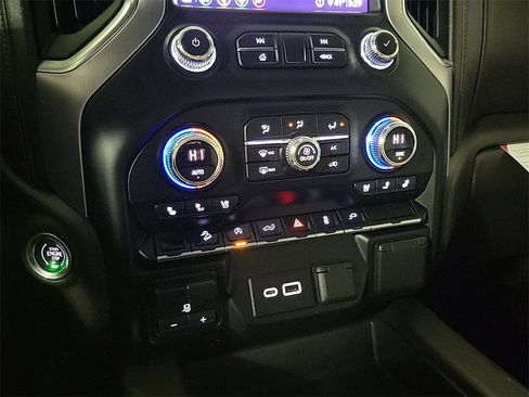 Used 2020 GMC Sierra 1500 SLT w/ SLT Premium Package image 10