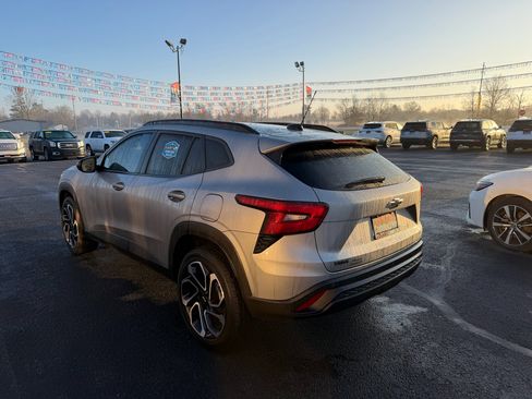 Used 2025 Chevrolet Trax RS w/ Driver Confidence Package image 7