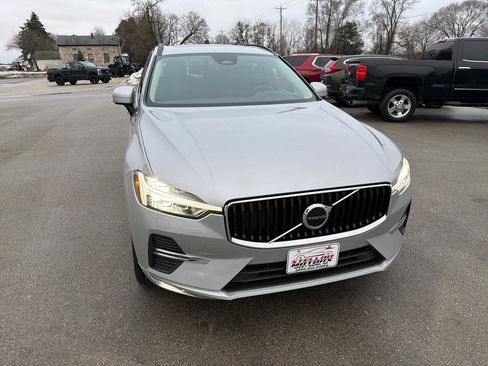 Used 2022 Volvo XC60 B5 Momentum w/ Climate Package image 12
