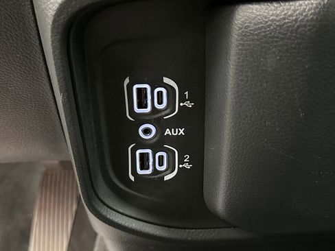Used 2022 RAM 1500 Big Horn AWD/4WD image 17