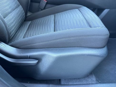 Used 2026 Chevrolet Equinox LT w/ Safety and Technology Package image 24