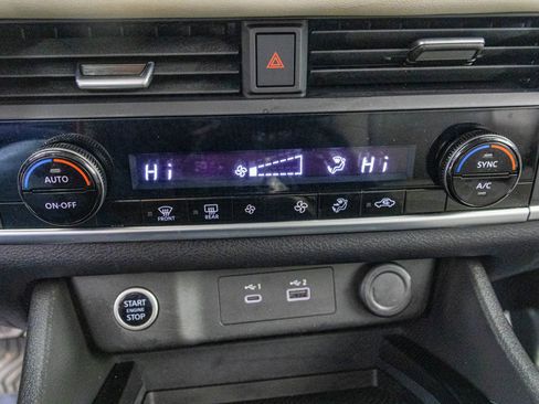Used 2023 Nissan Rogue SV AWD/4WD image 68