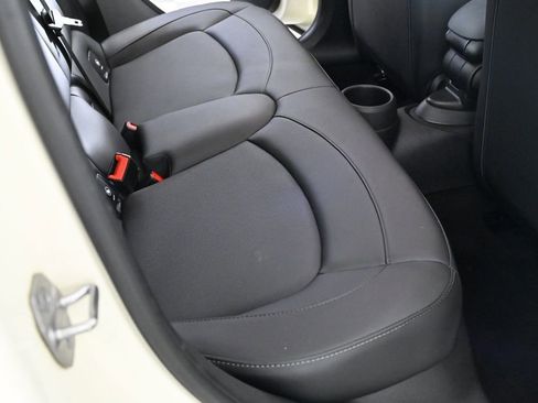 Certified 2022 MINI Cooper 4-Door Hardtop FWD image 24