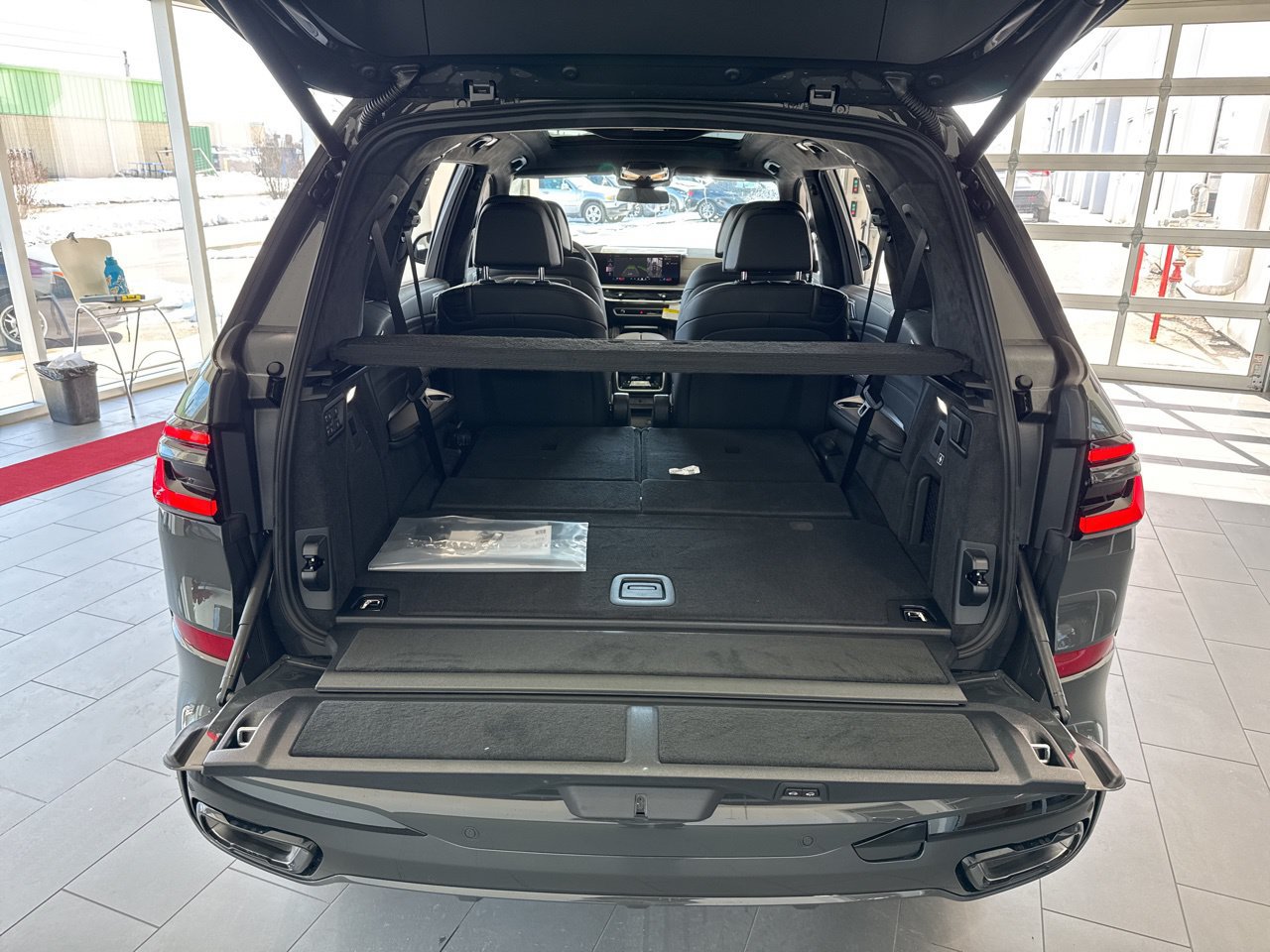 New 2026 BMW X7 xDrive40i w/ M Sport Package AWD/4WD image 12