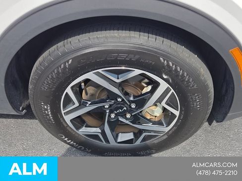 Used 2025 Kia Sportage LX FWD image 16