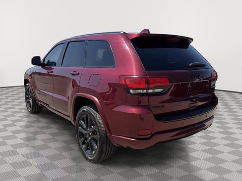 Used 2017 Jeep Grand Cherokee Altitude image 7
