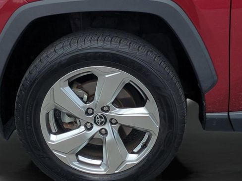 Used 2021 Toyota RAV4 Limited AWD/4WD image 28