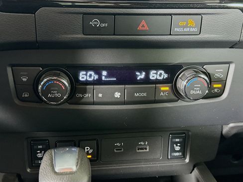 Used 2024 Nissan Frontier SV w/ Technology Package RWD image 23