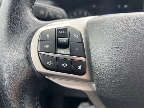 Certified 2022 Ford Explorer XLT w/ Equipment Group 202A image 9