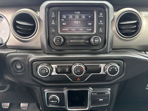 Used 2018 Jeep Wrangler Unlimited Sport AWD/4WD image 16