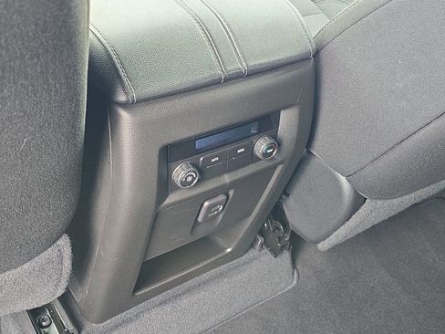 Certified 2023 Chevrolet Traverse LT w/ Rear Camera Mirror Package image 22