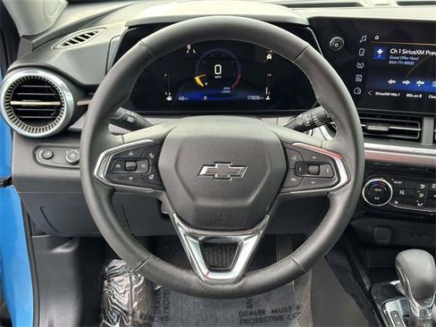 Used 2025 Chevrolet Trax ACTIV w/ Driver Confidence Package image 18