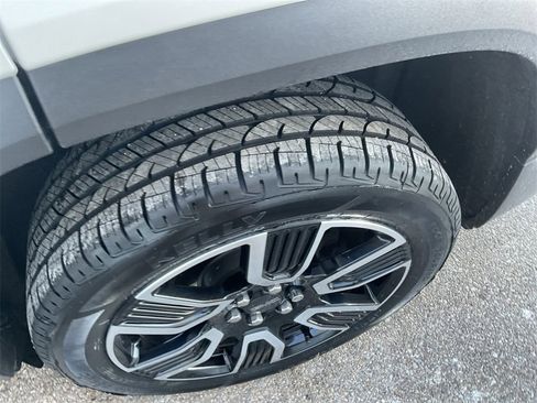 Used 2021 GMC Acadia SLE w/ Driver Convenience Package image 19