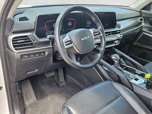 Used 2025 Kia Telluride S image 9