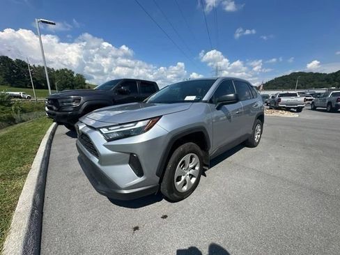 Used 2024 Toyota RAV4 LE FWD image 7