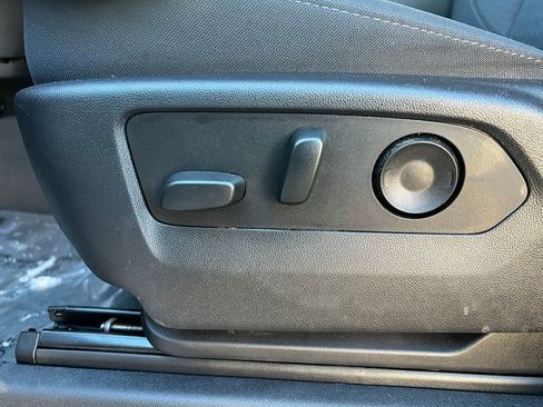 Used 2023 GMC Sierra 1500 Elevation image 21